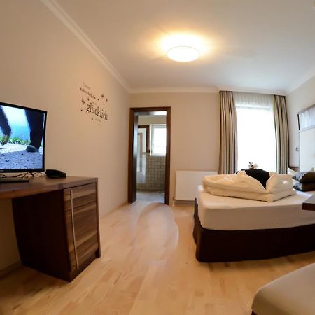 Hotel Jennys Schloessl Зерфаус Стая снимка