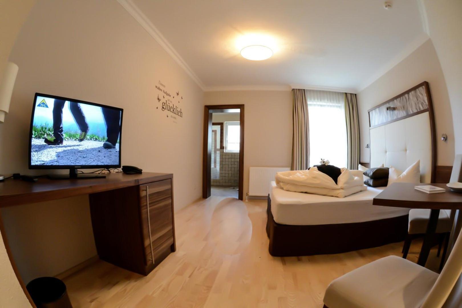 Hotel Jennys Schloessl Зерфаус Стая снимка