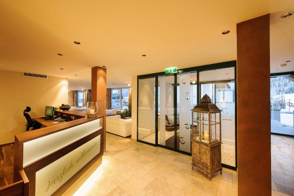Hotel Jennys Schloessl Зерфаус Екстериор снимка