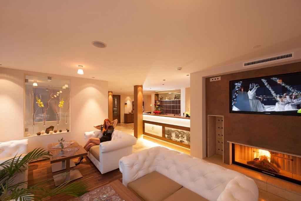 Hotel Jennys Schloessl Зерфаус Екстериор снимка