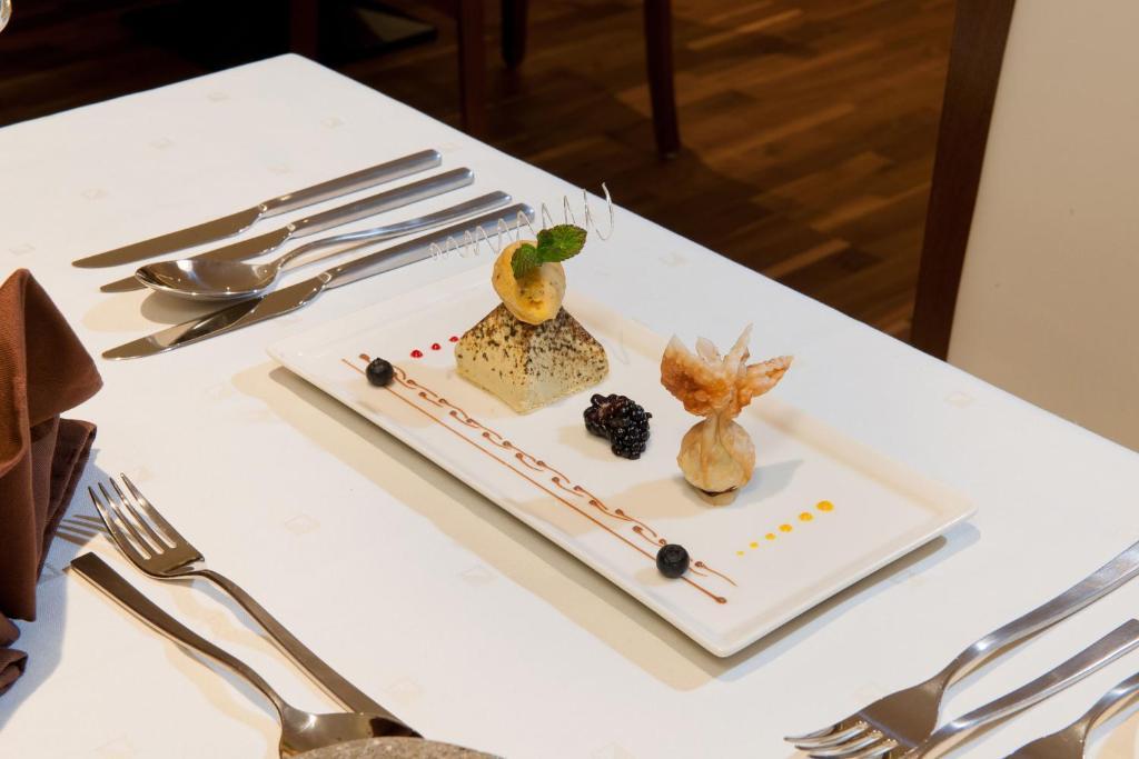 Hotel Jennys Schloessl Зерфаус Екстериор снимка