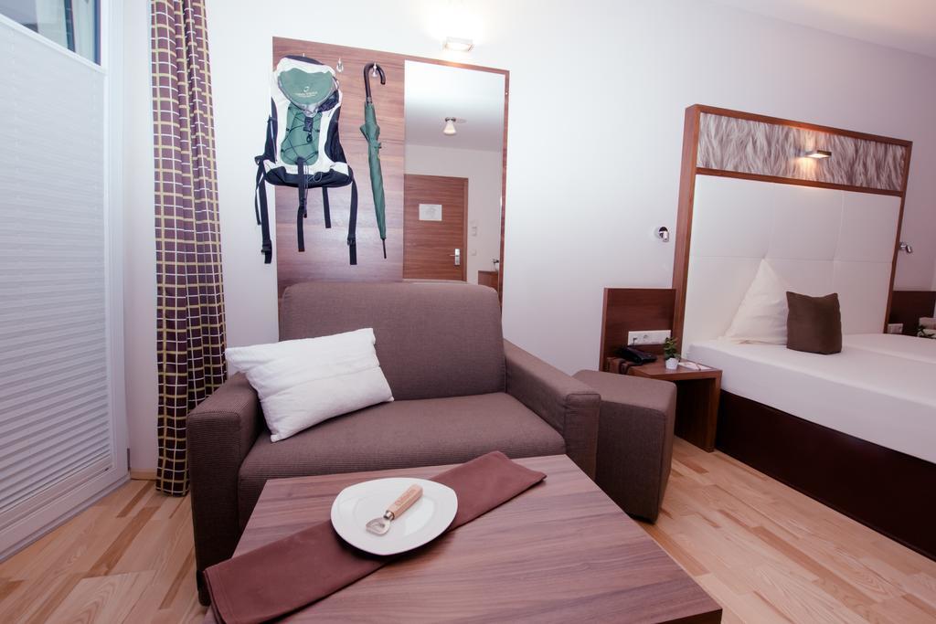 Hotel Jennys Schloessl Зерфаус Екстериор снимка
